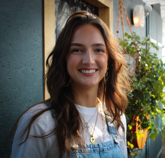 Foto van Fleur als illustrator van a Girl in the Field