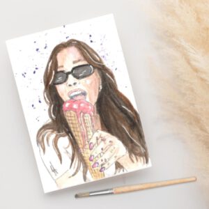 Foto van een ansichtkaart met een meisje die een ijsje eet